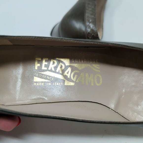 Vintage Ferragamo Pumps 7 Green Leather Heels - Picture 11 of 12